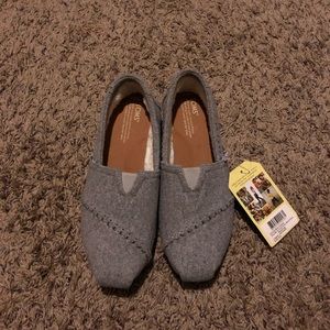 Brand new Toms. Great for winter wool style.